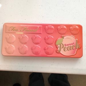 Too Faced sweet peach palette